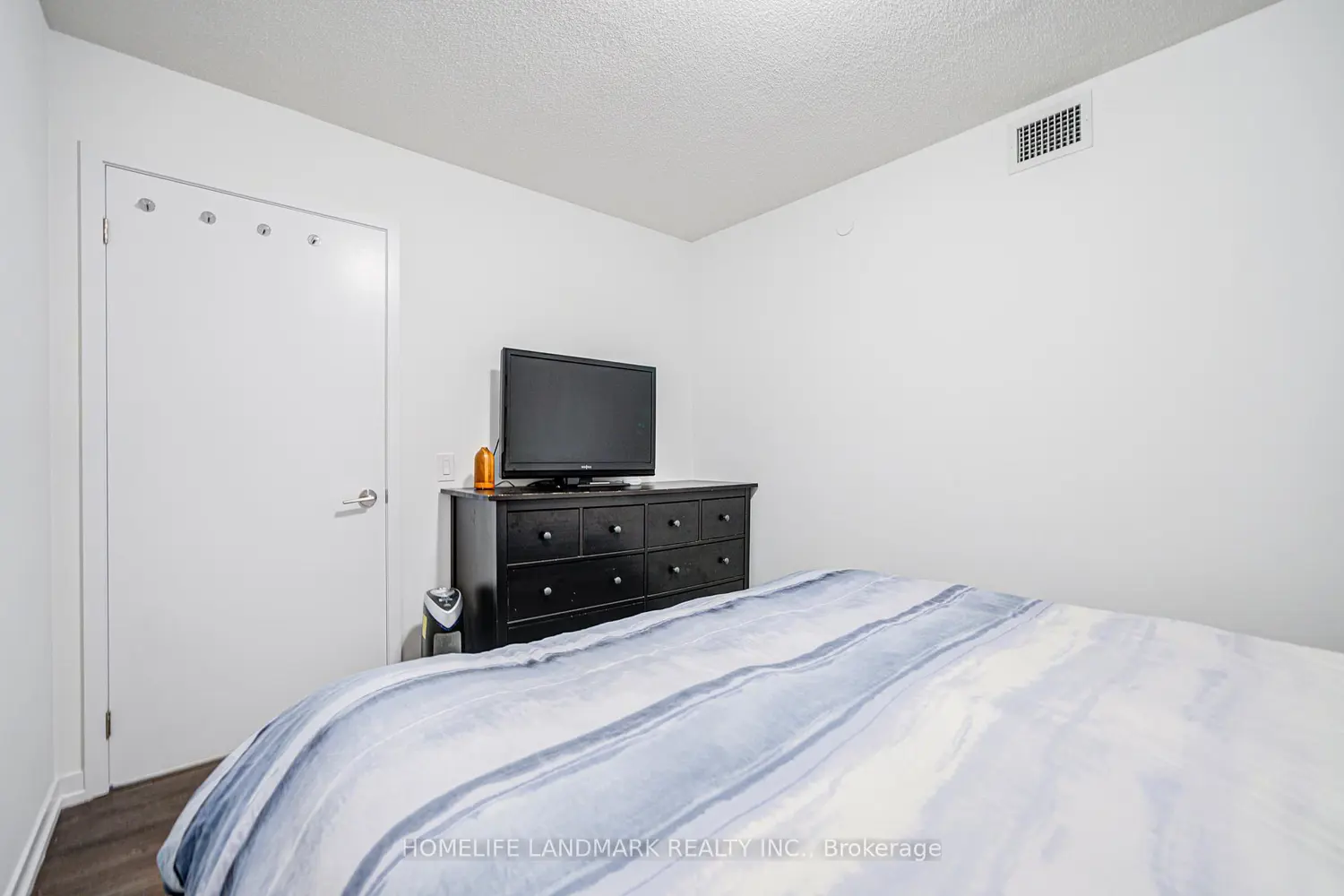 Additional image 5 of 219 Dundas Street 609