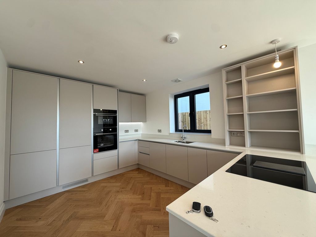 Additional image 5 of 5 bed detached house to rentOld Rydon Lane, Exeter EX2