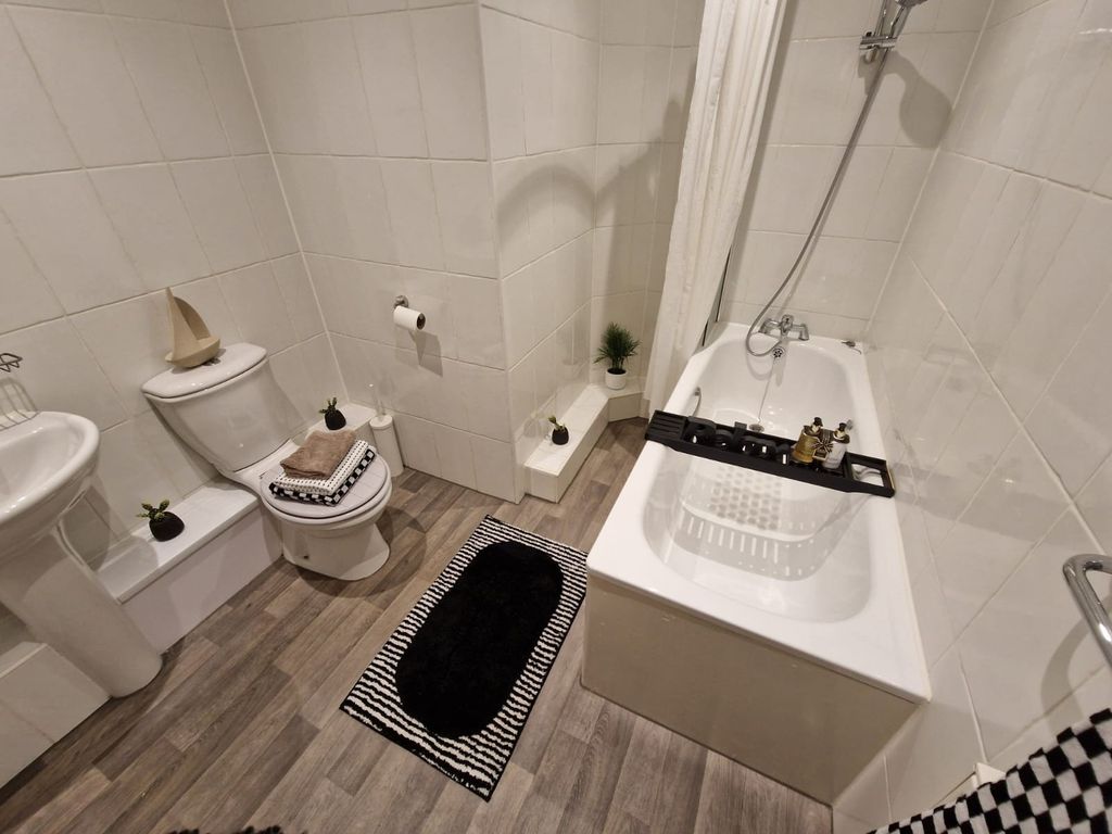 Additional image 9 of 4 bed shared accommodation to rentLondon Road, Southampton, Hampshire SO15