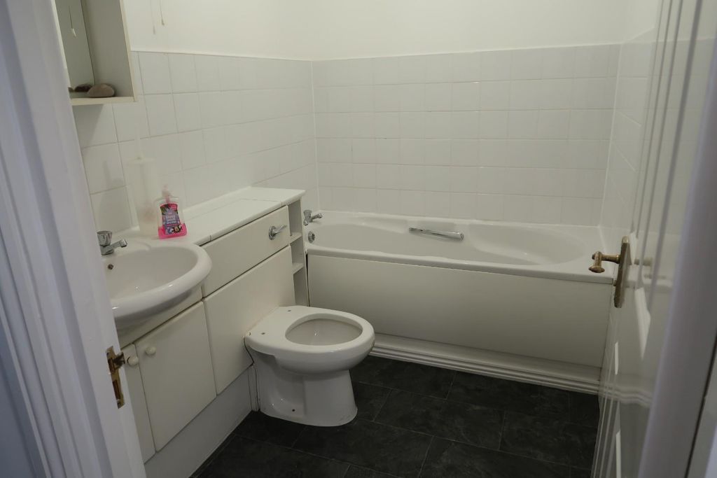 Additional image 11 of 2 bed flat to rentAlexandra Court The Esplanade, Penarth CF64