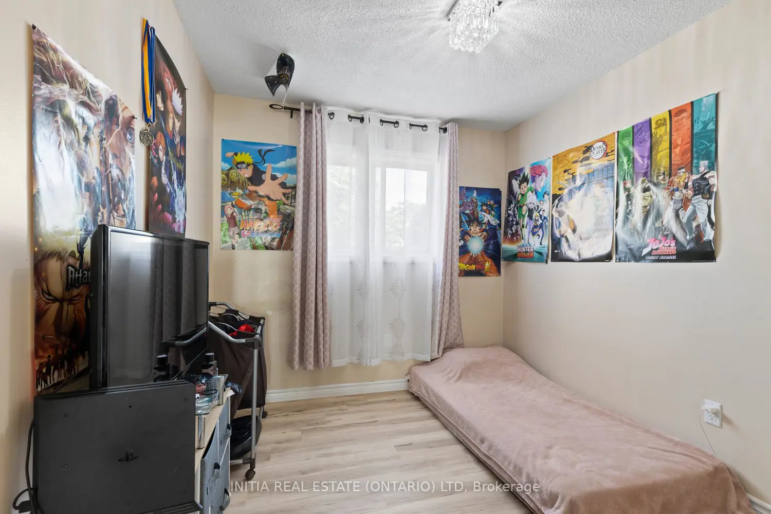 Additional image 11 of 700 Osgoode Drive 16