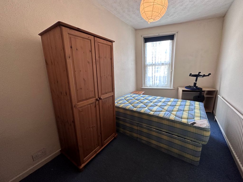 Additional image 7 of 6 bed shared accommodation to rentGloucester Road, Bishopston, Bristol BS7