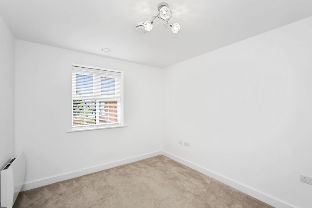 Additional image 3 of 2 bed flat to rentAlcester Road, Studley B80