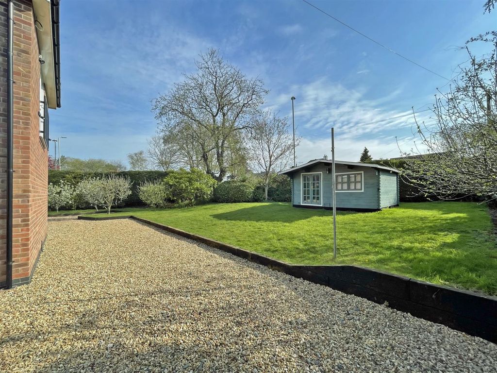 Additional image 22 of 5 bed detached house to rentGloucester Avenue, Melton Mowbray LE13