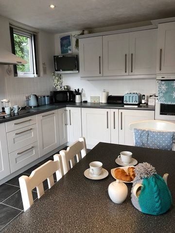 Additional image 2 of 4 bed detached house to rentExeter Road, Topsham, Exeter EX3