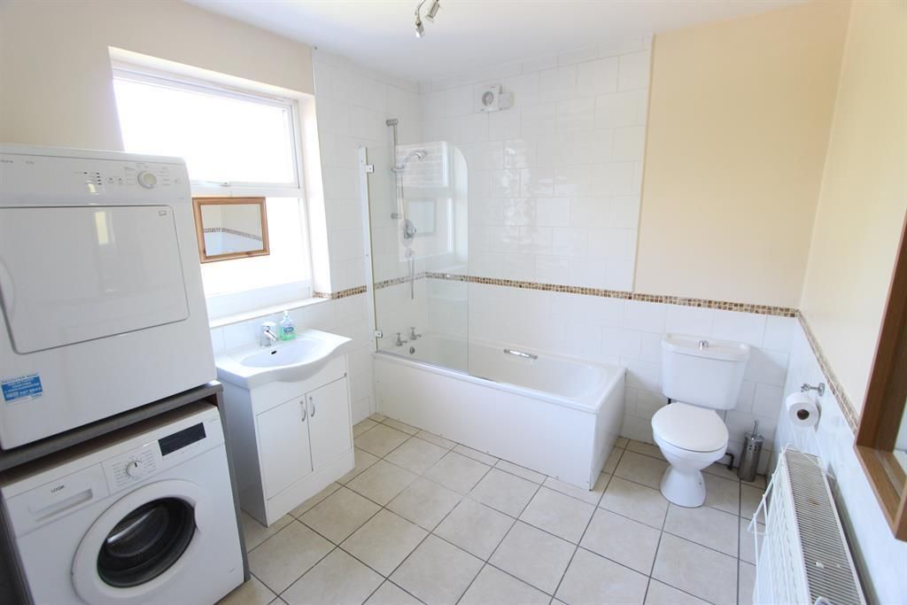 5 bed shared accommodation to rentHunter House Road, Sheffield, . S11 photo 5