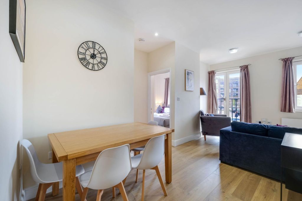 Additional image 16 of 2 bed flat to rentQueen Street, Maidenhead SL6