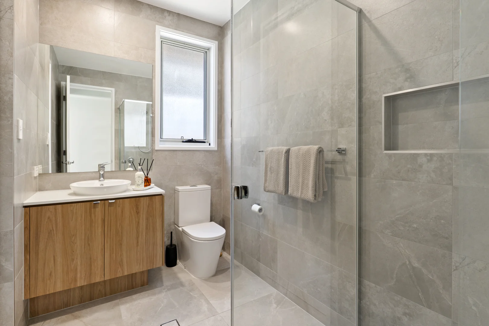 Additional image 18 of 71 Lake Serenity Boulevard, Helensvale QLD 4212