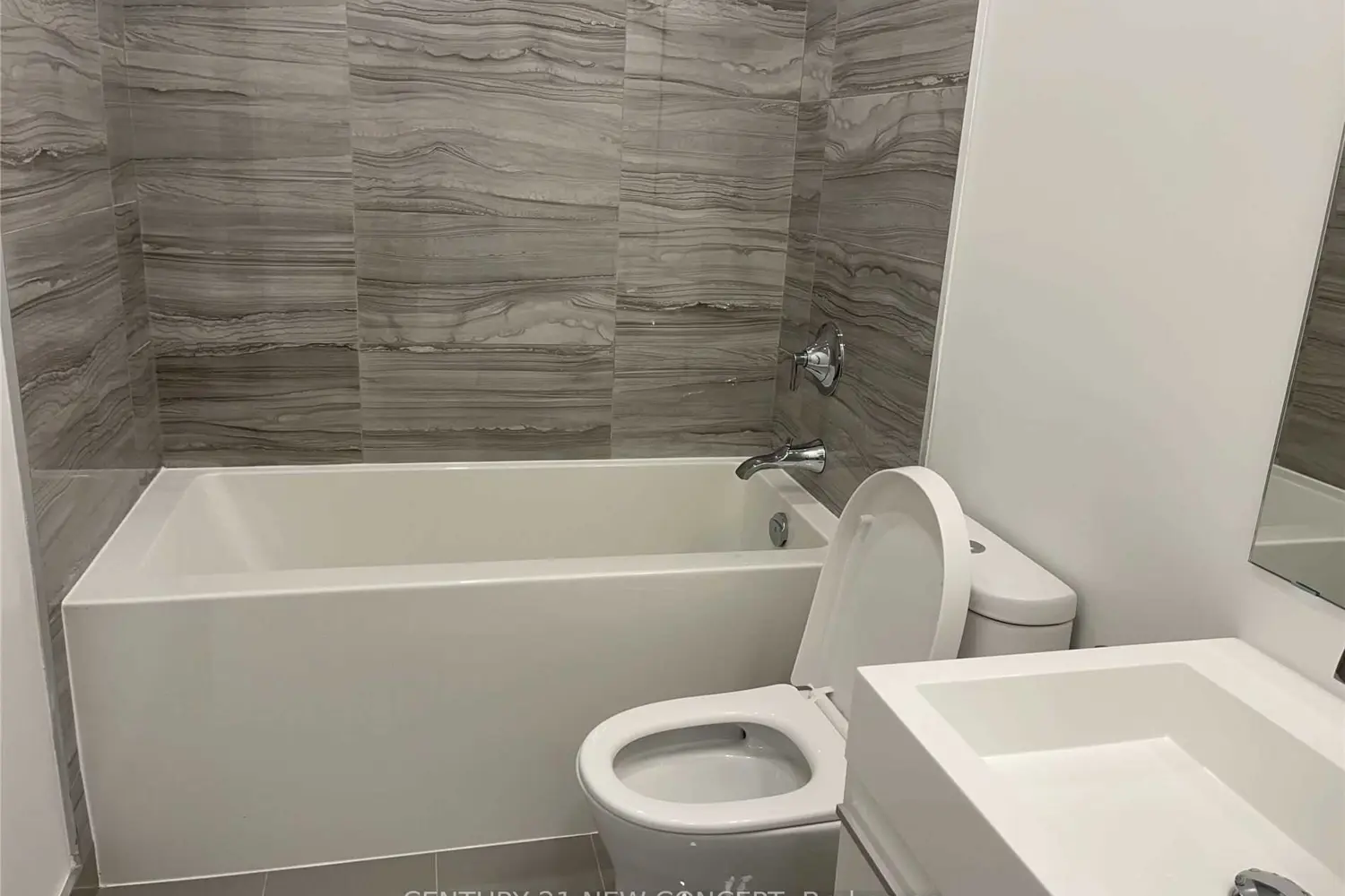 Additional image 8 of 39 Roehampton Avenue 1204