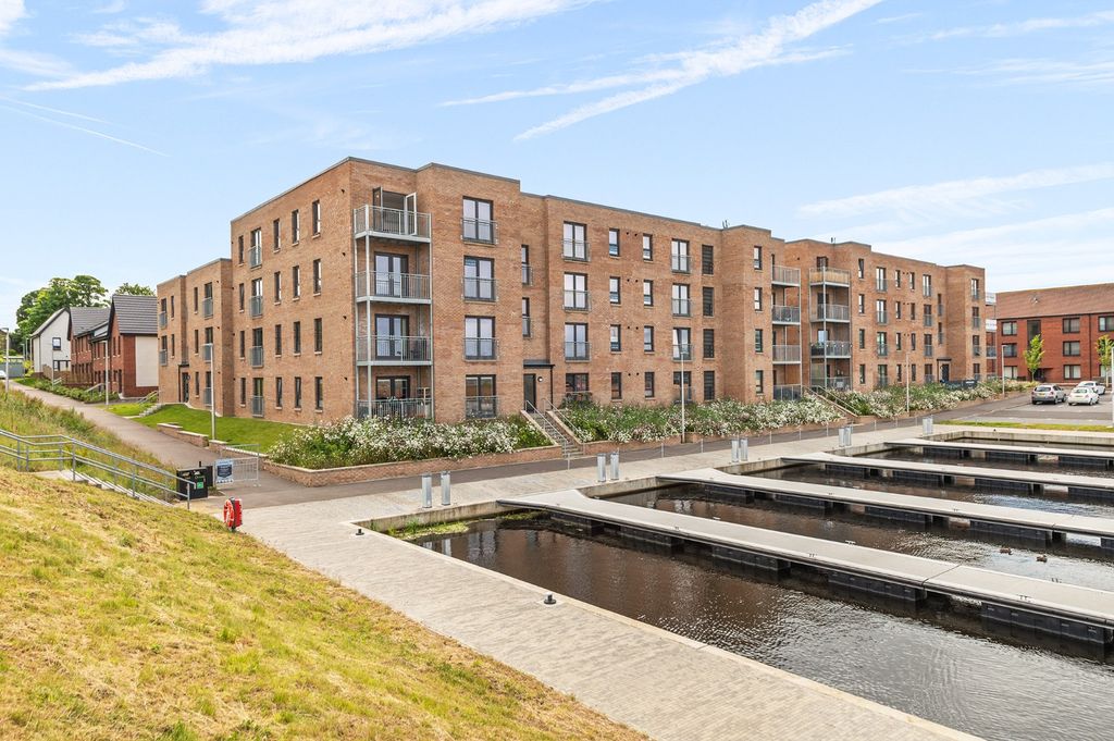 3 bed flat to rentCanal View, Winchburgh EH52