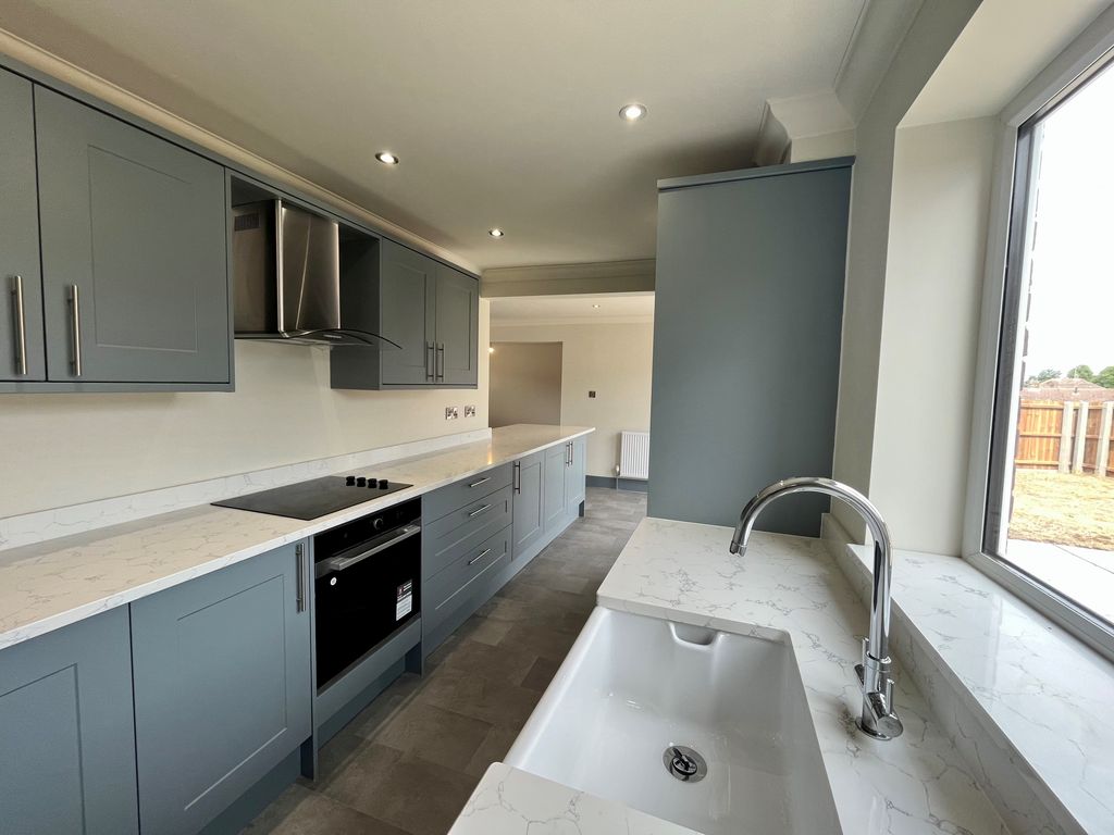 Additional image 3 of 4 bed detached house to rentStuart Close, Brandon IP27
