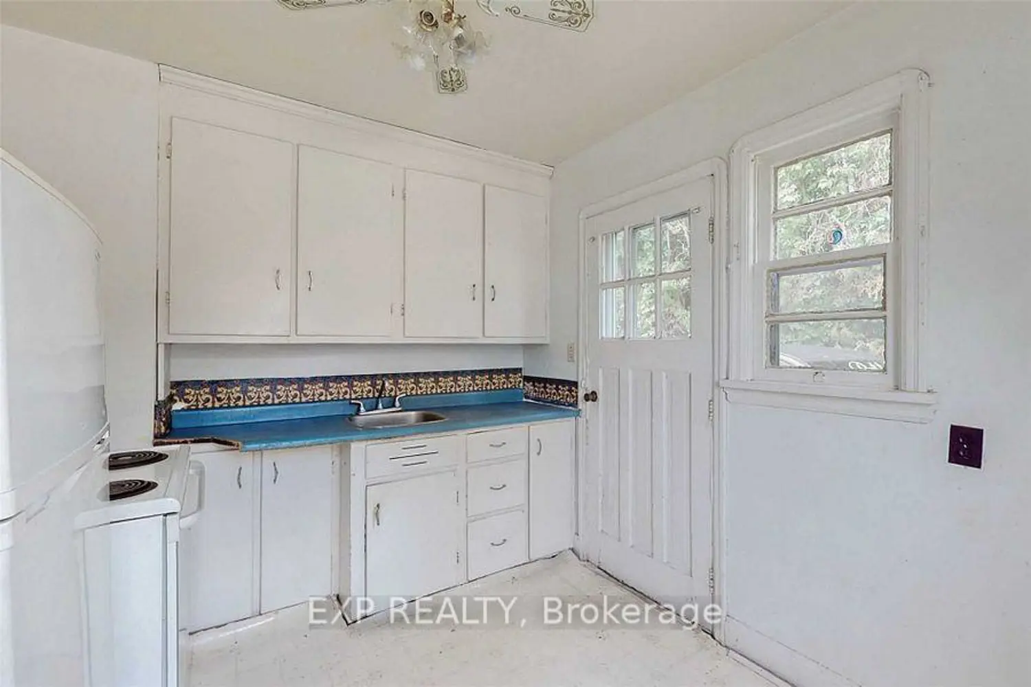 Additional image 5 of 563 Devon Avenue