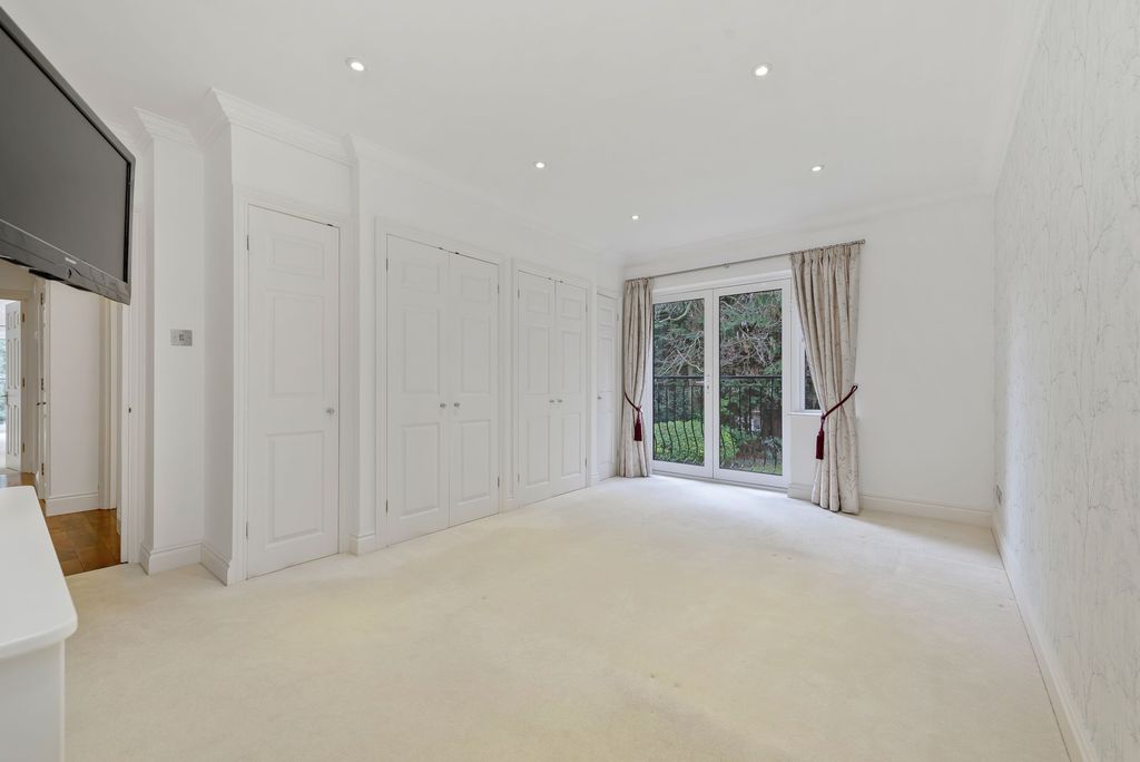Additional image 5 of 2 bed flat to rentAgincourt, Ascot SL5