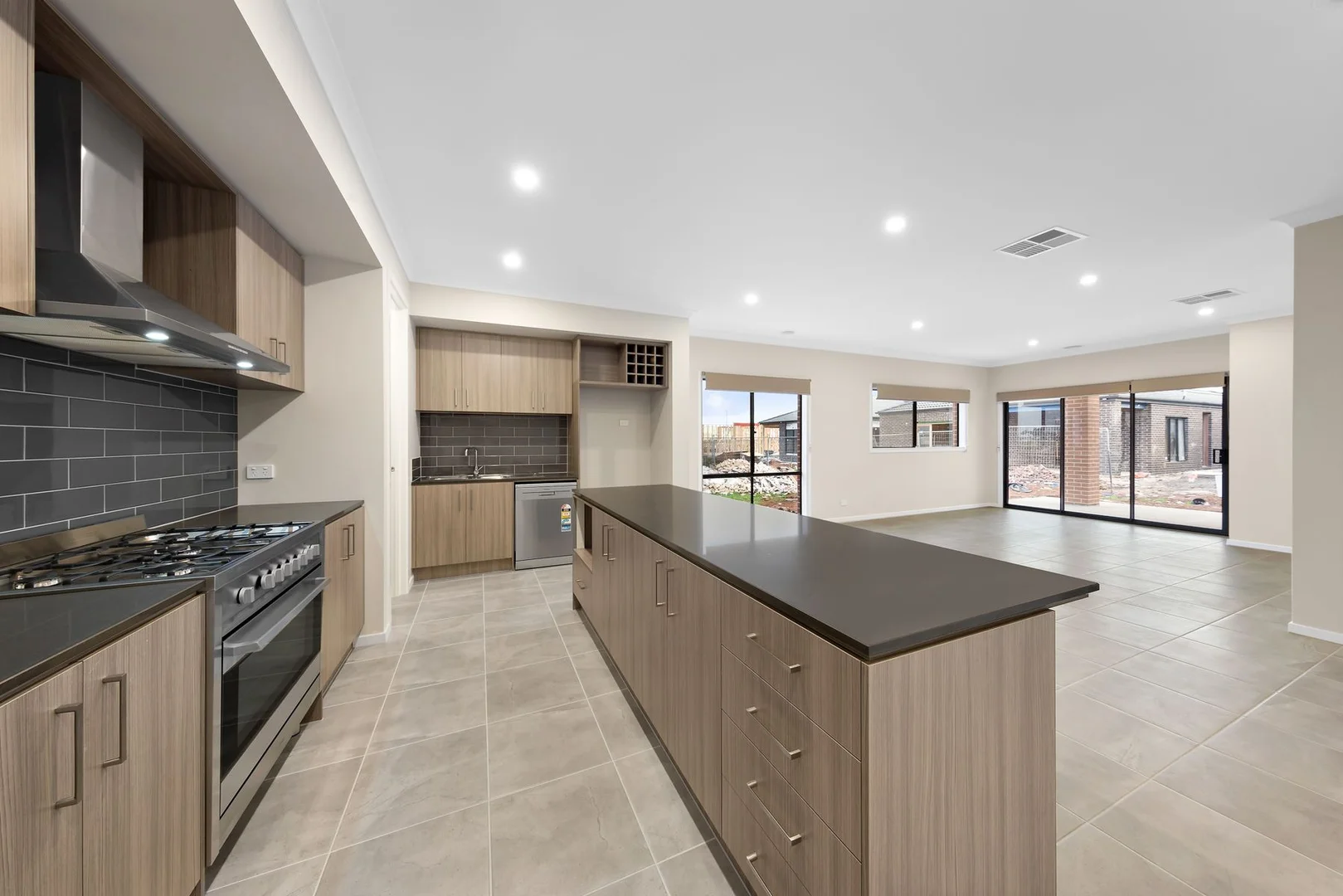 Additional image 5 of 35 Emilia Circuit, Fraser Rise VIC 3336