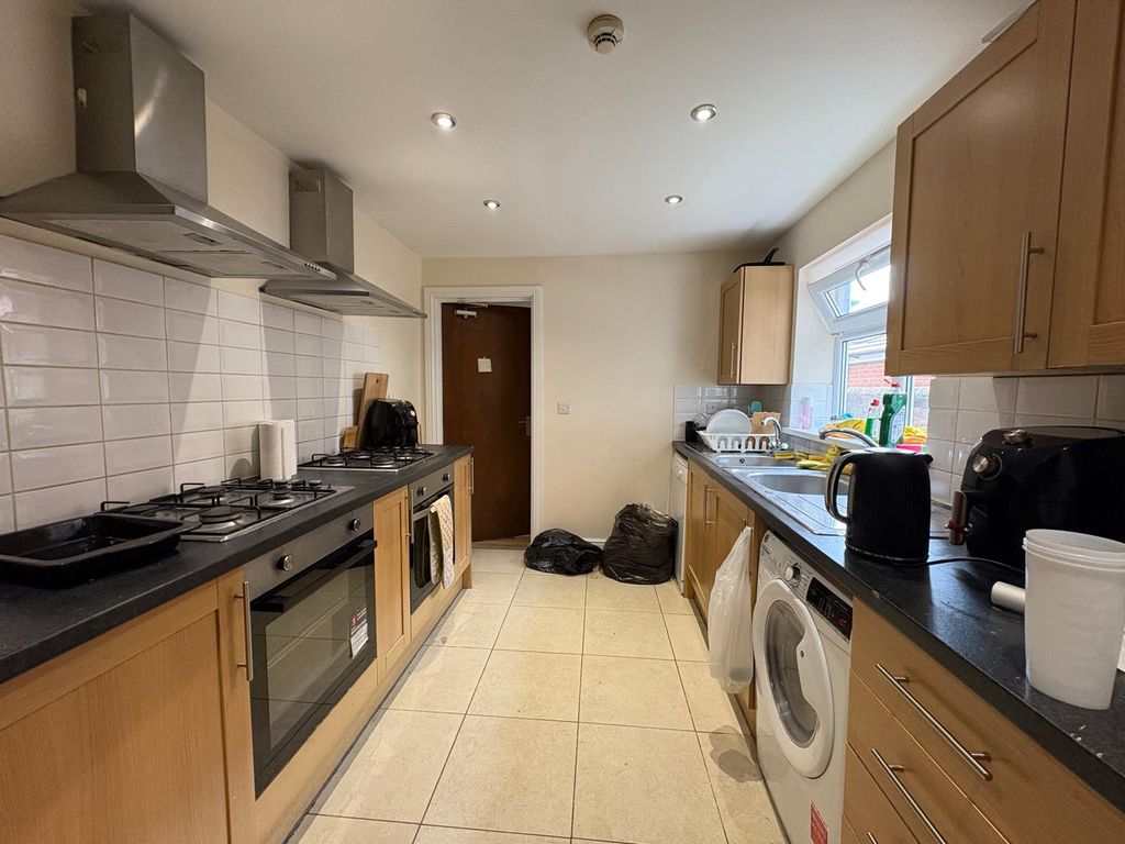8 bed terraced house to rentLodge Road, Southampton SO14
