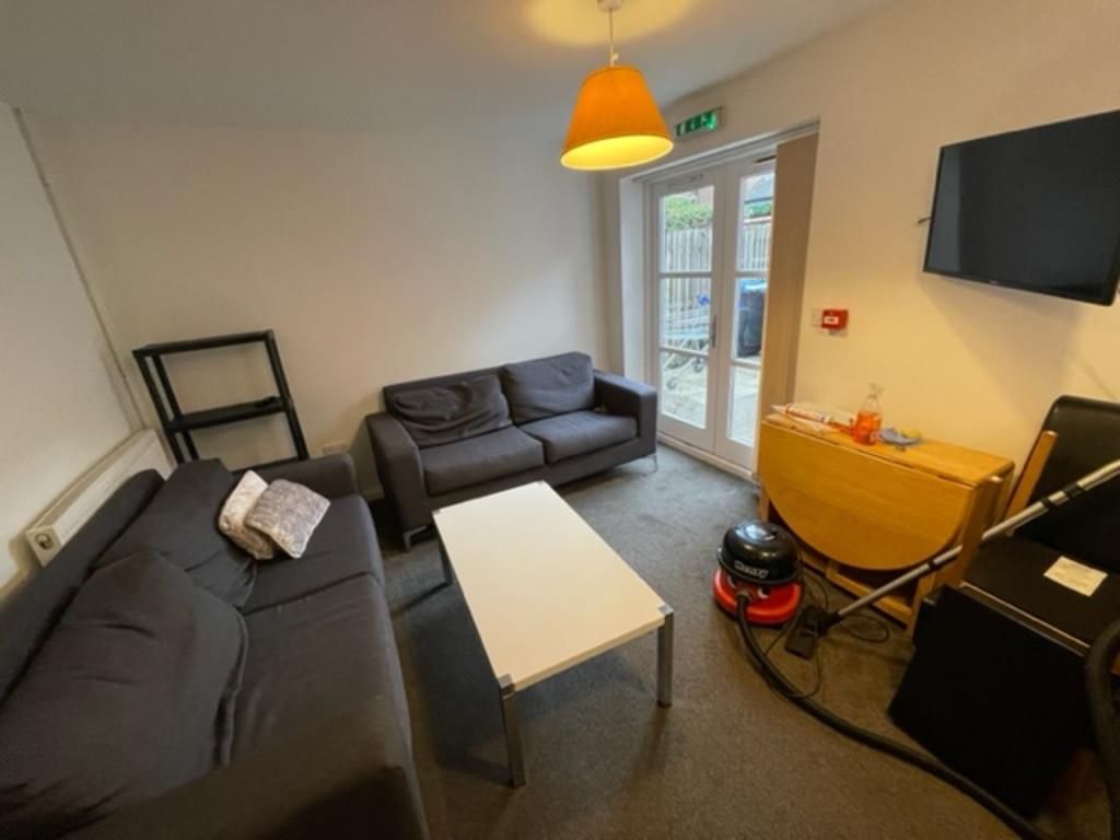 Additional image 3 of 7 bed flat to rent39B, Warwick Street, Leamington Spa CV32