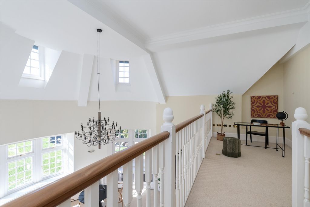 Additional image 12 of 3 bed flat to rentOckham Lane, Cobham, Surrey KT11