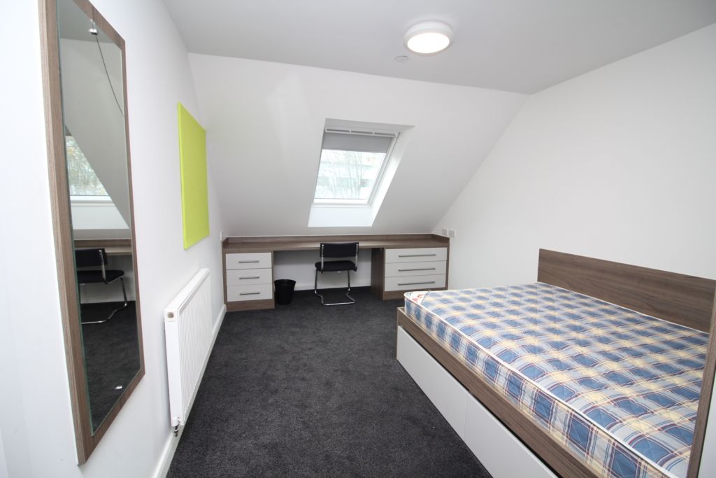 1 bed flat to rentBrook Street, Treforest CF37
