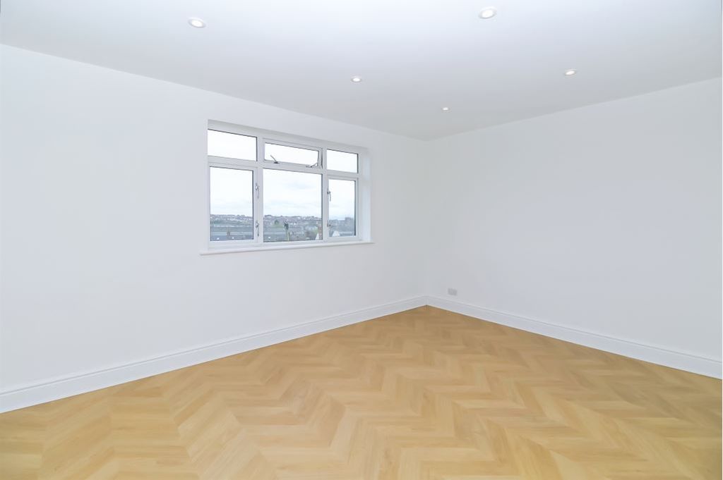 Additional image 5 of 4 bed bungalow to rentSt. Pauls Avenue, Barry CF62