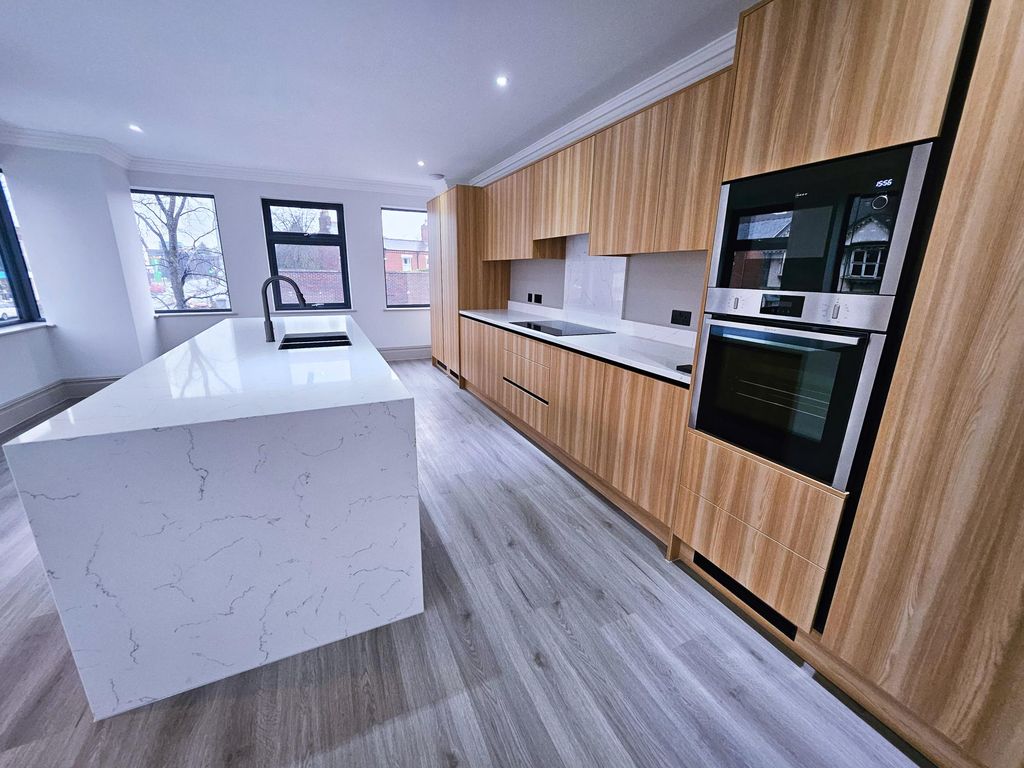 Additional image 7 of 4 bed flat to rentBoughton, Chester CH3