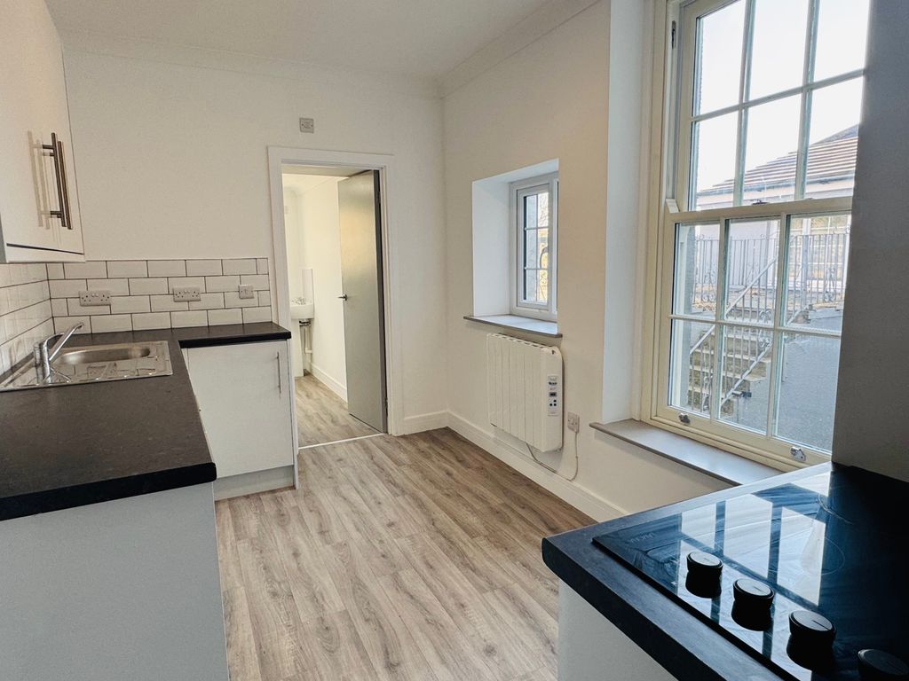Additional image 3 of 2 bed flat to rentQuay Street, Carmarthen SA31