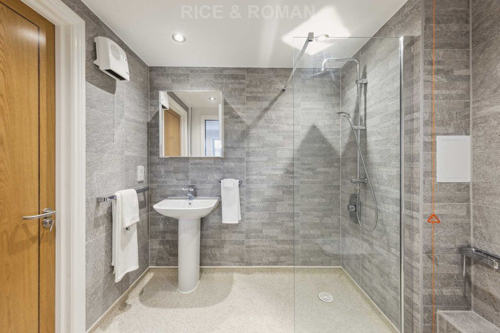 Additional image 11 of 2 bed flat to rentLynwood Village, Ascot SL5