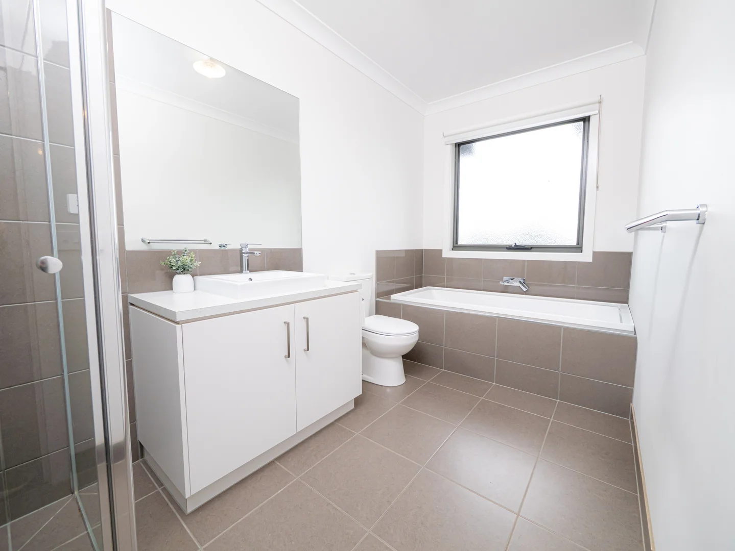 Additional image 12 of 2/396 Autumn Street, Herne Hill VIC 3218