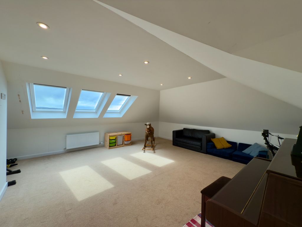 Additional image 16 of 4 bed flat to rentRoyal Crescent, Dunoon, Argyll & Bute PA23