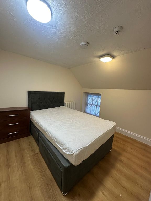 Additional image 6 of 3 bed flat to rentFlat, A Park Street, Luton LU1