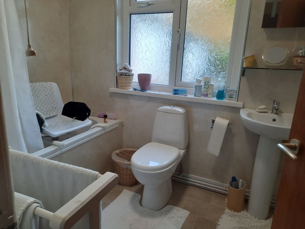 Additional image 3 of 3 bed bungalow to rentCilycwm Road, Llandovery, Carmarthenshire. SA20