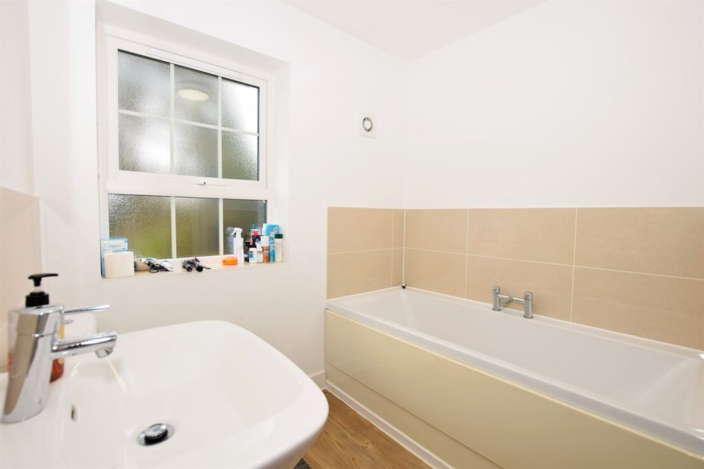 Additional image 16 of 5 bed detached house to rent7 Wellers Close, Felpham, Bognor Regis, West Sussex PO22