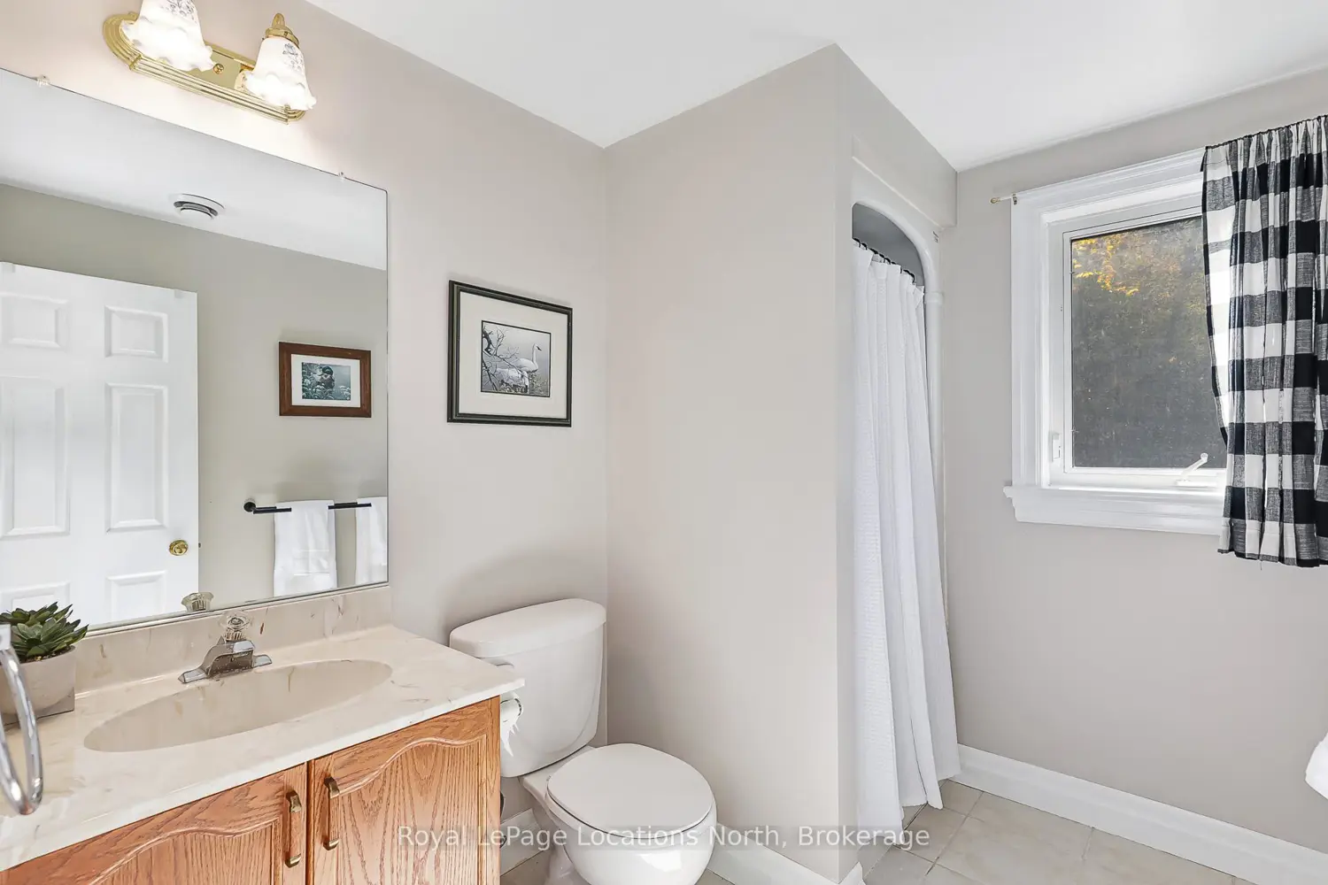 Additional image 9 of 103478 Grey 18 Road