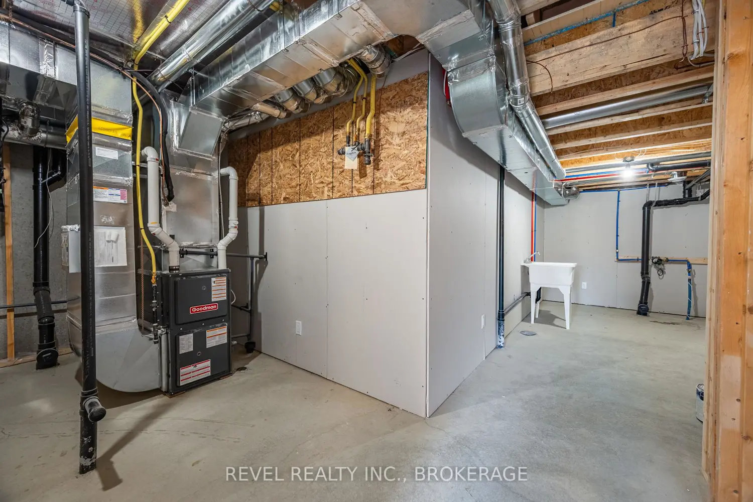 Additional image 16 of 456 Buckthorn Drive