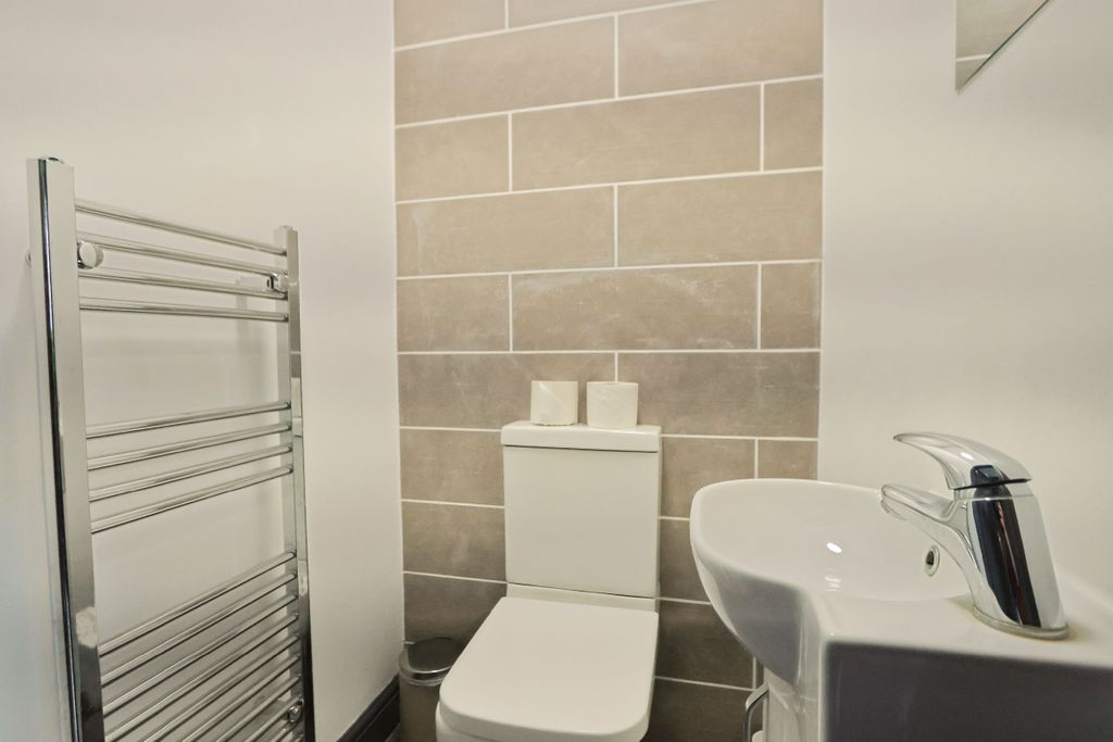 Additional image 26 of 6 bed flat to rentSouthmead Road, Westbury-On-Trym, Bristol BS10