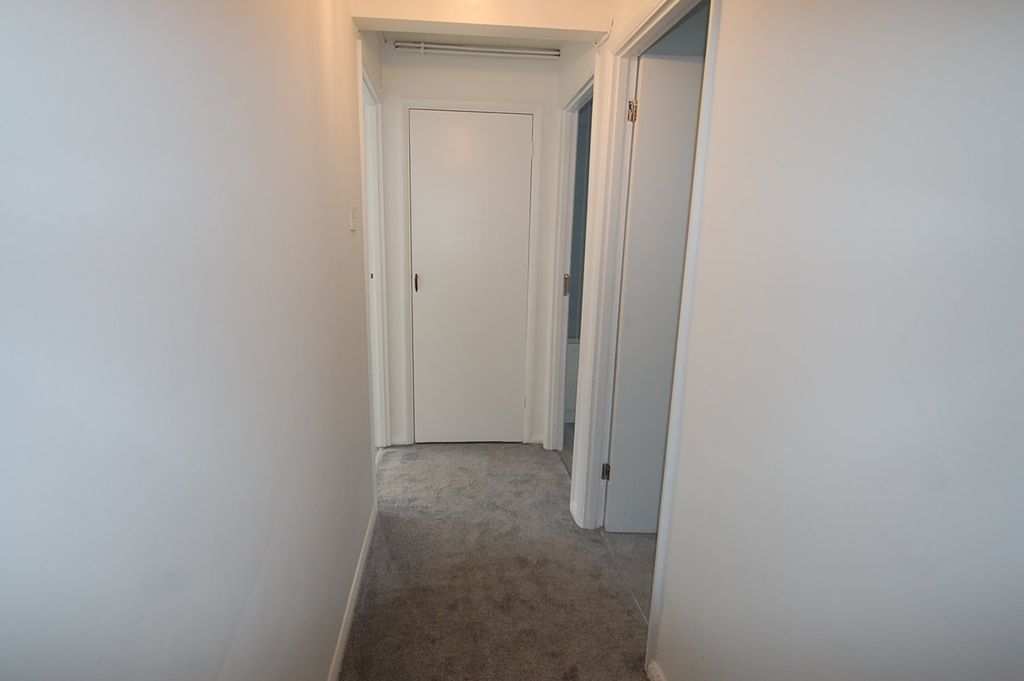 Additional image 6 of 1 bed parking/garage to rentHiljon Crescent, Chalfont St. Peter, Gerrards Cross SL9