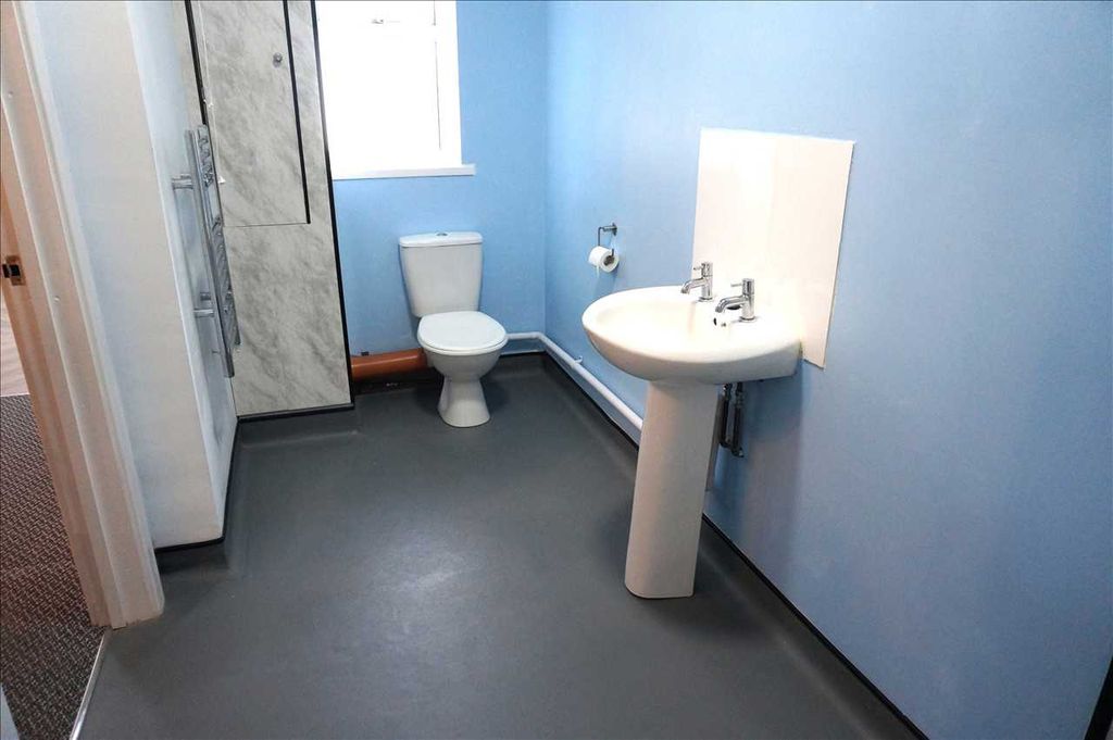 Additional image 7 of 2 bed flat to rentCarmarthen Road, Cross Hands, Llanelli SA14