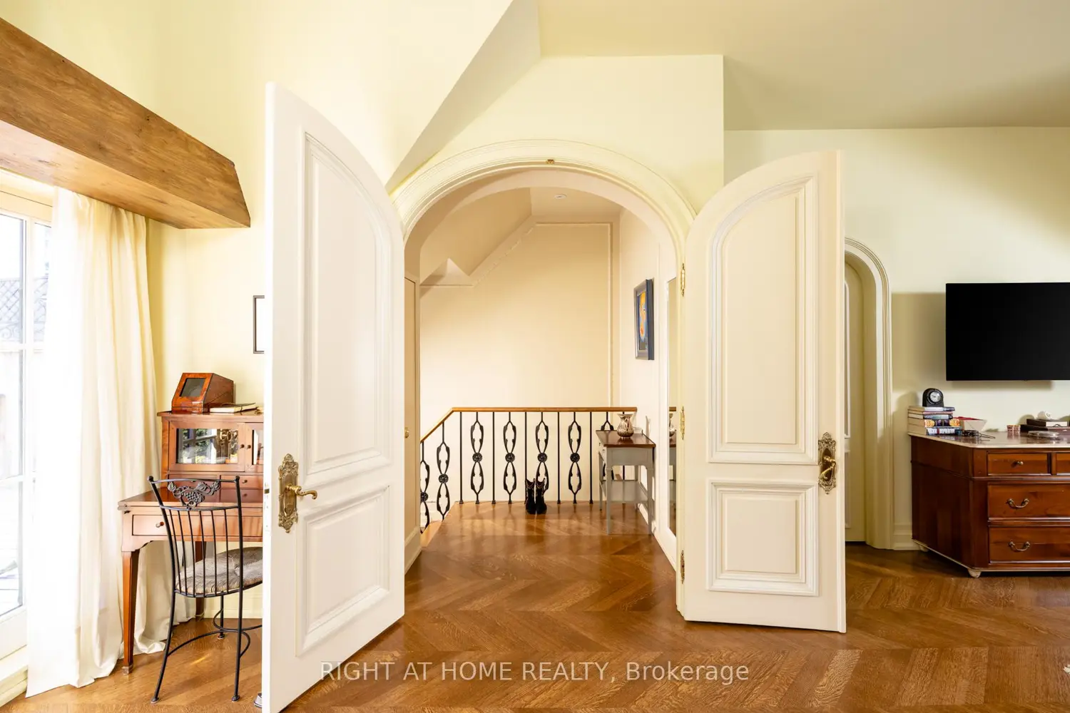 Additional image 9 of 51 Hazelton Avenue