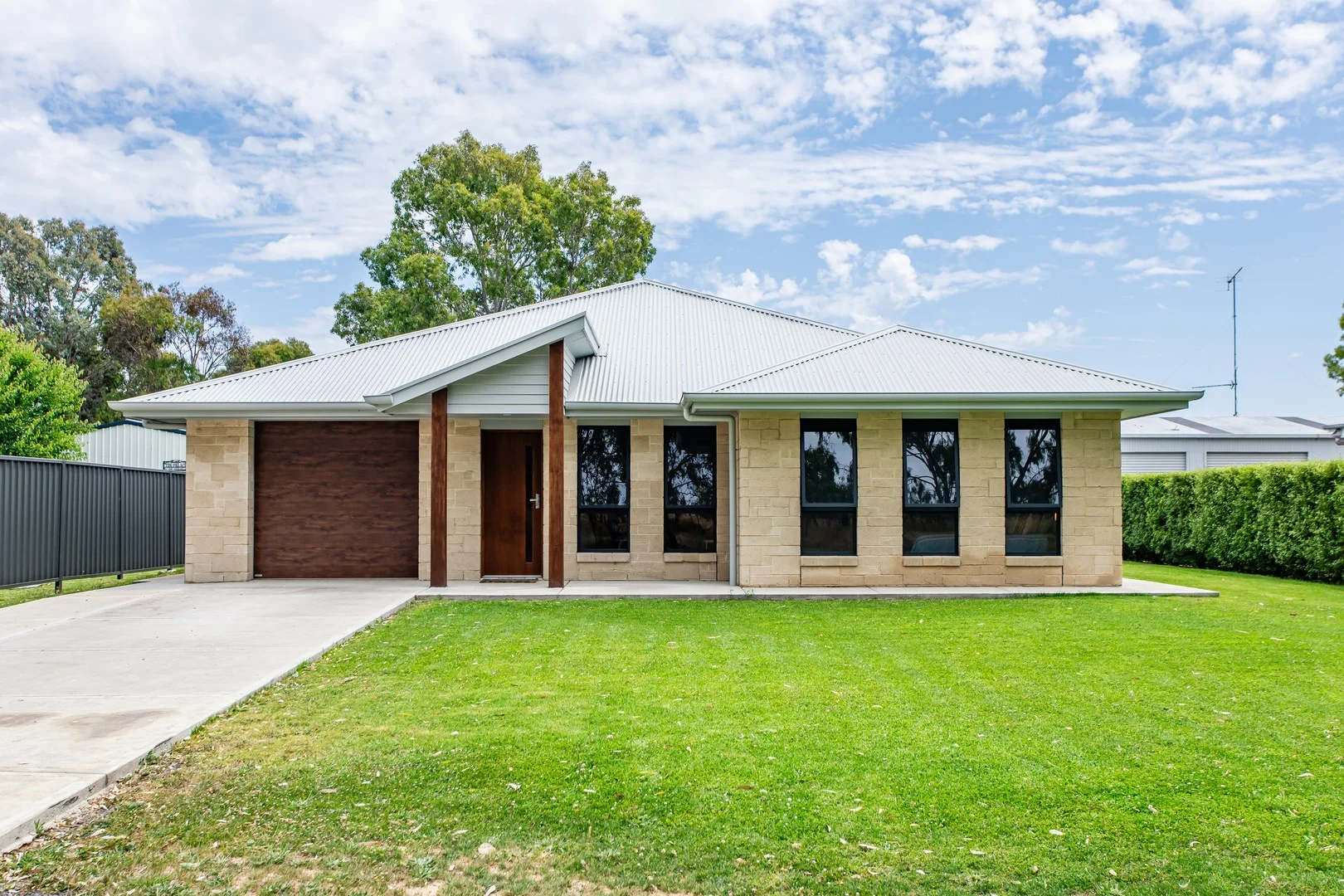 54 Gordon St, Penola SA 5277