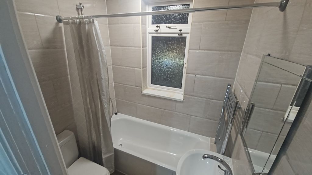 Additional image 17 of 8 bed shared accommodation to rentBiscot Road, Luton LU3