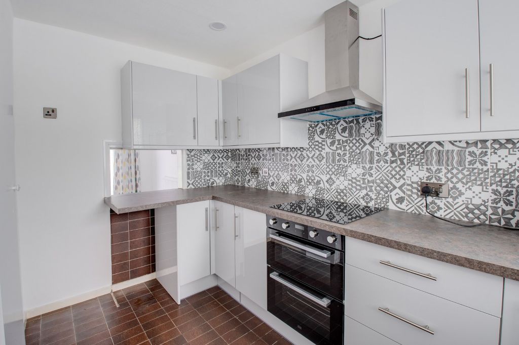 Additional image 4 of 3 bed semi-detached house to rentFulton Close, Bromsgrove, Worcestershire B60