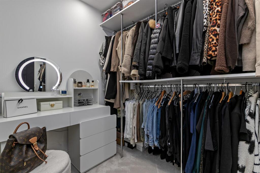 Additional image 20 of Ellenbrook Crescent