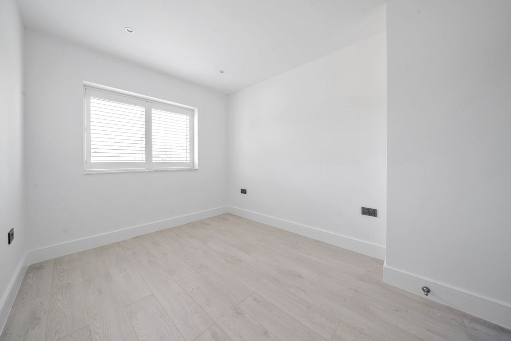 Additional image 12 of 1 bed flat to rentCourthouse Road, Maidenhead SL6