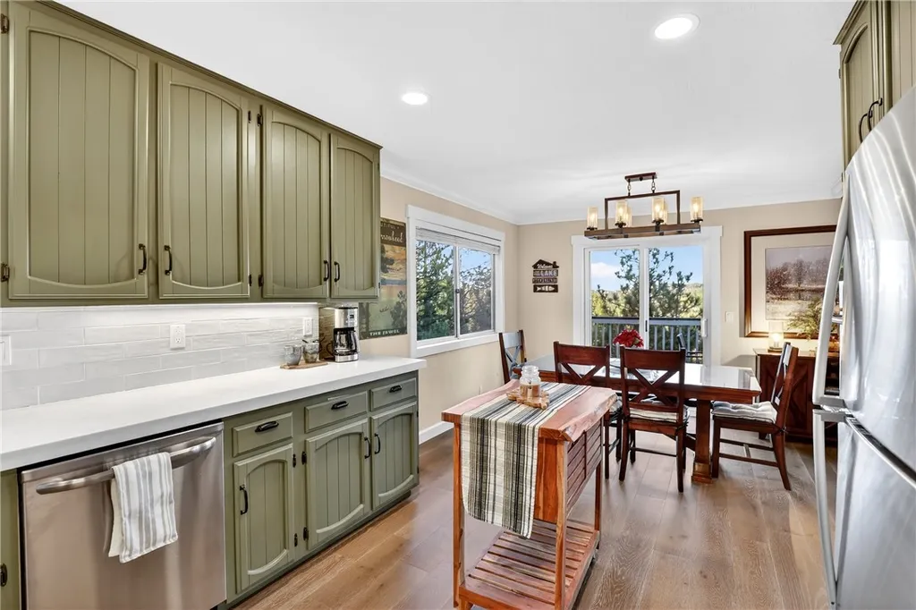 Additional image 10 of 26633 Thunderbird Dr, Lake Arrowhead, CA 92352