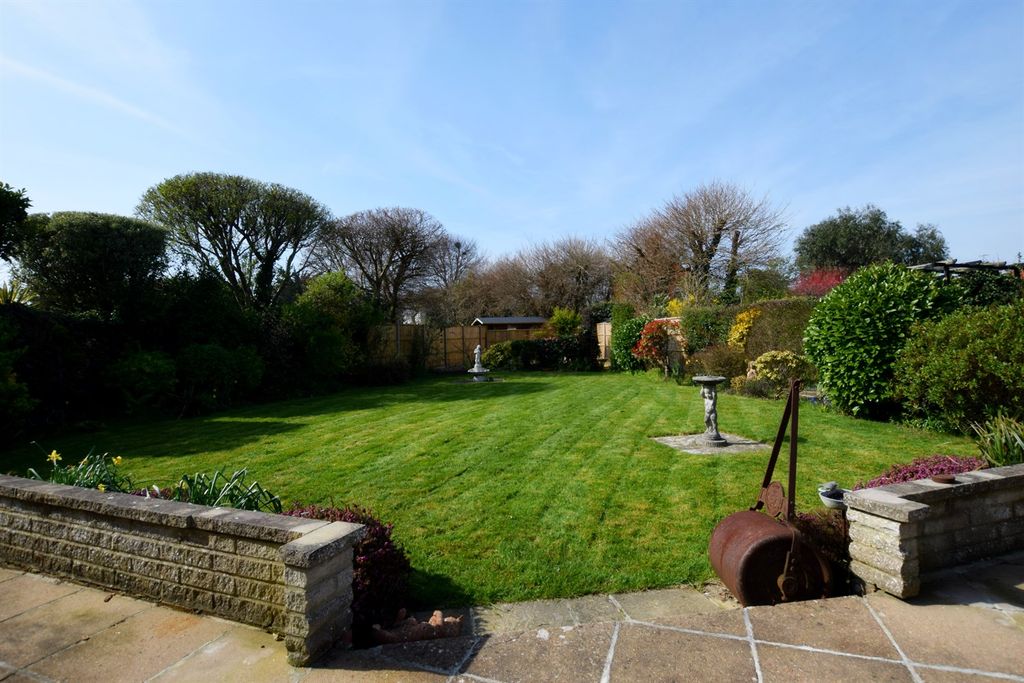 Additional image 15 of 5 bed detached house to rentLimmard Way, Bognor Regis, West Sussex PO22