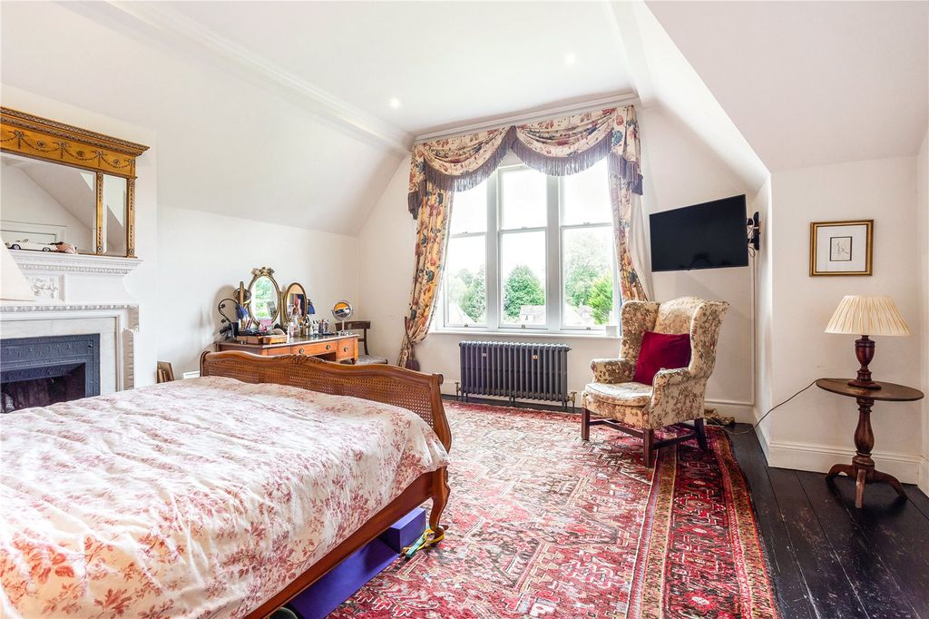 Additional image 7 of 4 bed semi-detached house to rentHenley Road, Marlow, Buckinghamshire SL7