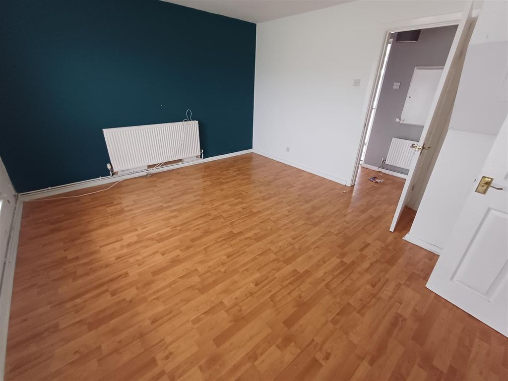 Additional image 3 of 2 bed flat to rentMaes-Y-Felin, Bridgend CF31