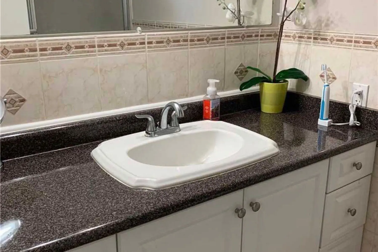 Additional image 9 of 3420 Eglinton Avenue 807