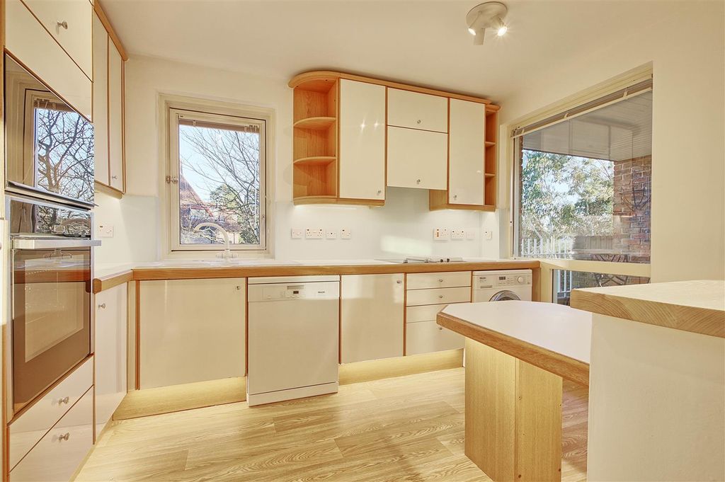 Additional image 2 of 3 bed flat to rentRedwood Lodge, Grange Road, Cambridge CB3