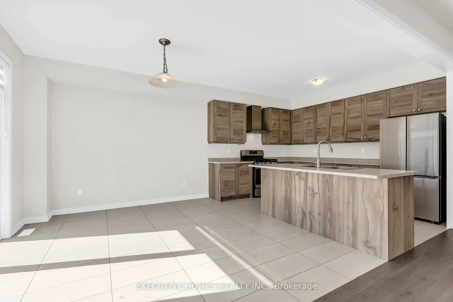 Additional image 17 of 170 Lilac Circle