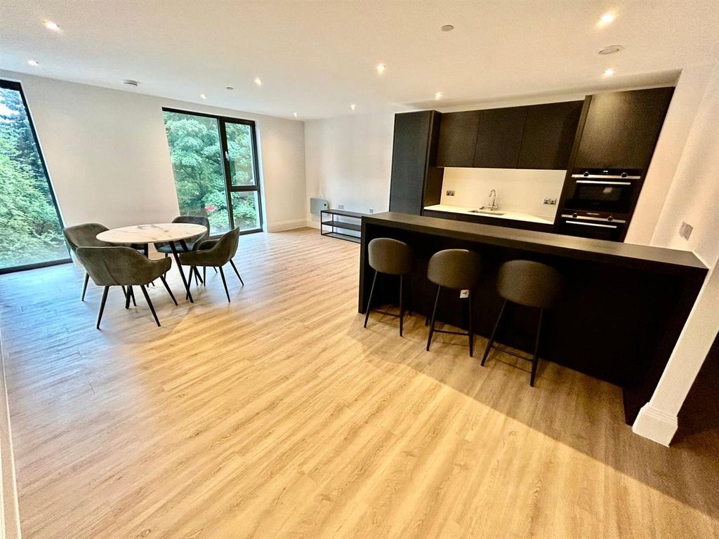 Additional image 3 of 2 bed flat to rentHallam Towers, 272A Fulwood Road, Sheffield S10
